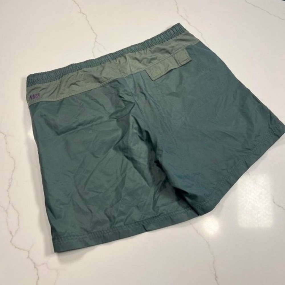 Vintage Nike Mens Green Nylon Mesh Lined Athletic Shorts XL Retro 90s Gorpcore